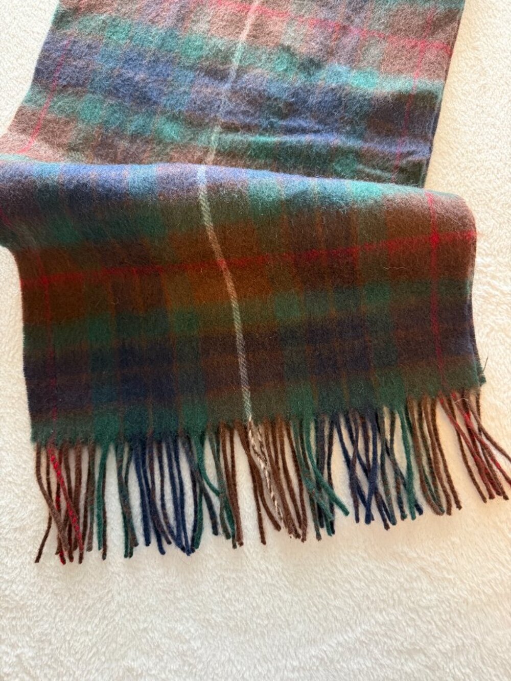 Clans Scotland 100% Lambswool Plaid Scarf - Picture 3 of 4